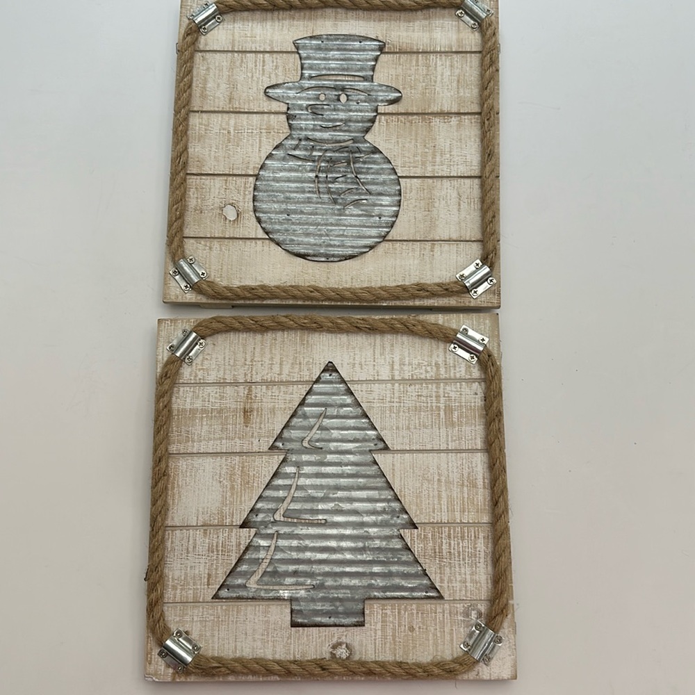 Christmas wood and aluminum wall pictures